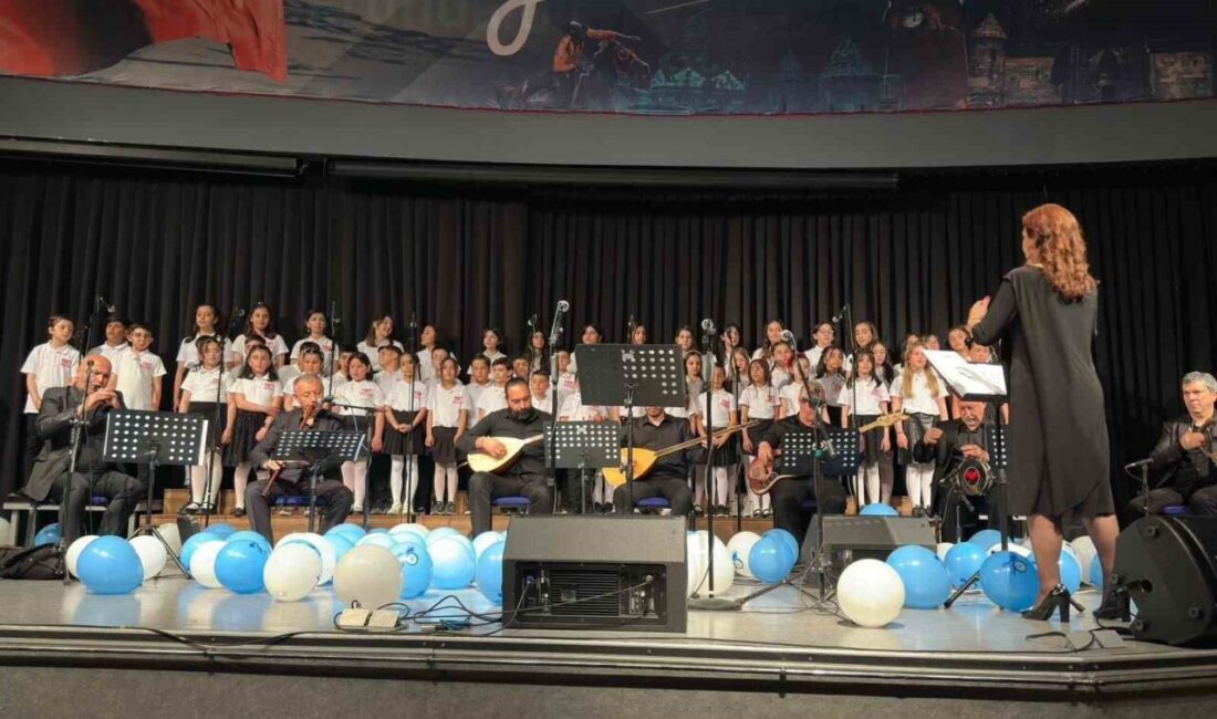 TRT Erzurum Müdürlüğü tarafından düzenlenen konser programında, Türk Halk Müziği