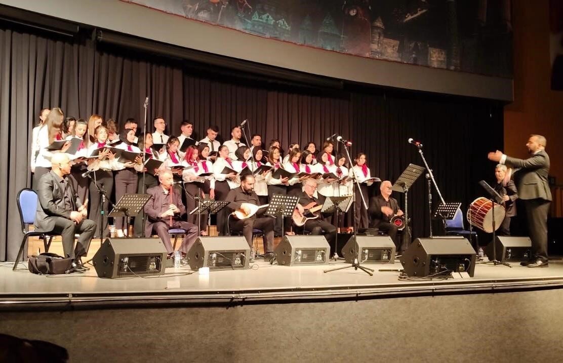 TRT Erzurum Radyosu Türk halk Müziği Gençlik Korosu bir yıllık