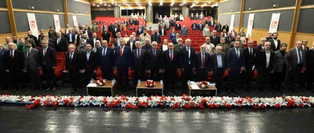 Erzurum Büyükşehir Belediyesi’nin ev sahipliğinde gerçekleşen zirvede, Belediyeler ve Sivil