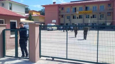 Giresun’un Aksu mahallesinde bulunan Sosyal Bilimler Lisesi’nde bugün sabah saatlerinde