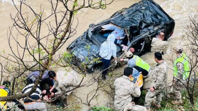 Gümüşhane’nin Kelkit ilçesinde meydana gelen trafik kazasında aynı aileden 1