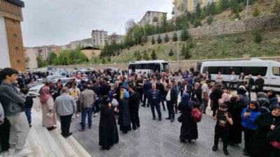 Bayburt’tan kutsal topraklara gidecek hacı adayları için Bayburt Müftülüğünce uğurlama