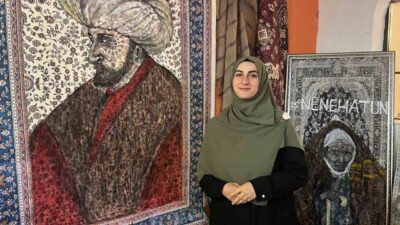 Erzurum’da üniversite mezunu ev hanımı Şeyma Sezer, halı üzerine akrilik