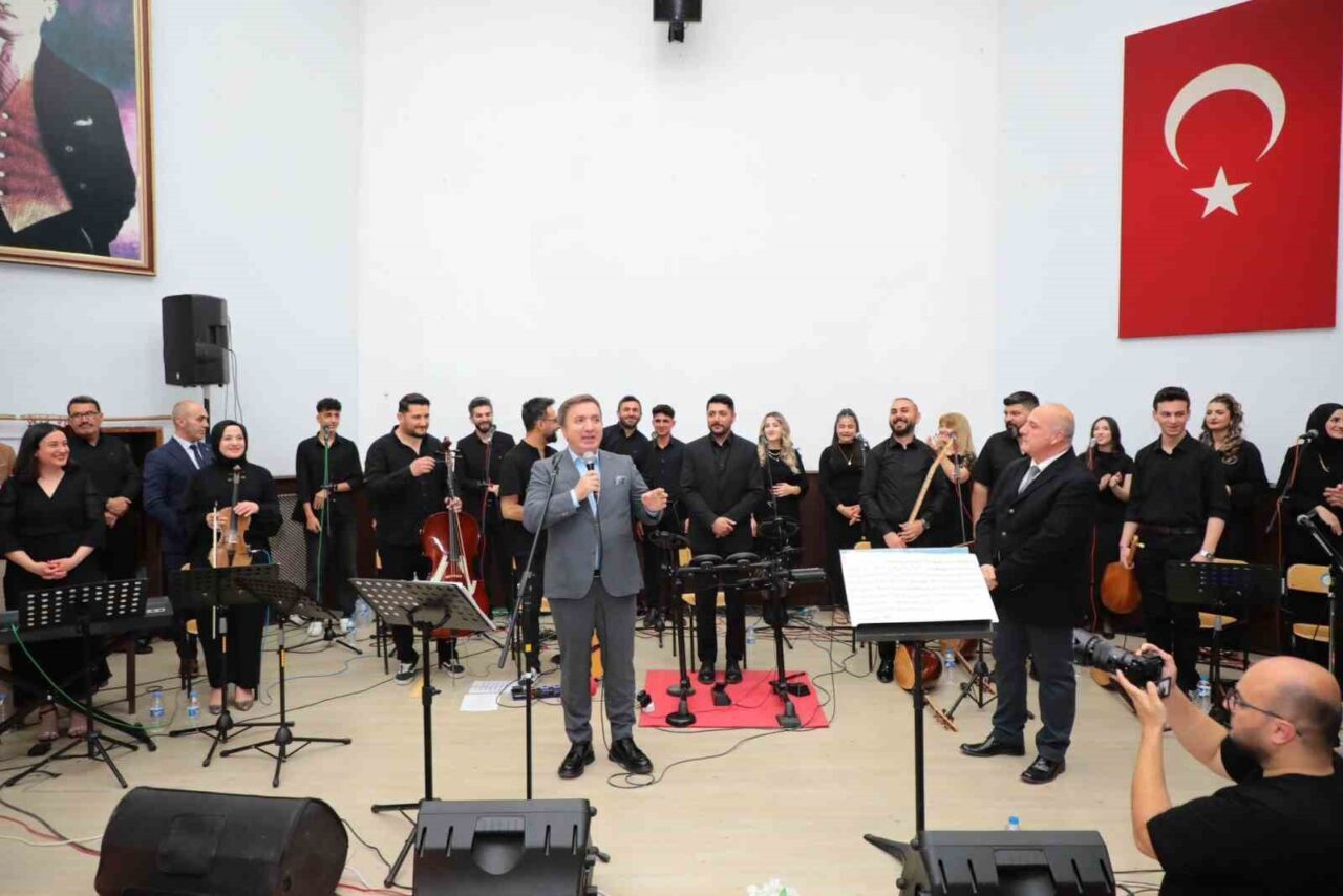 Yakalandığı pankreas kanserine 2006 yılında yenik düşerek 70 yaşında hayatını