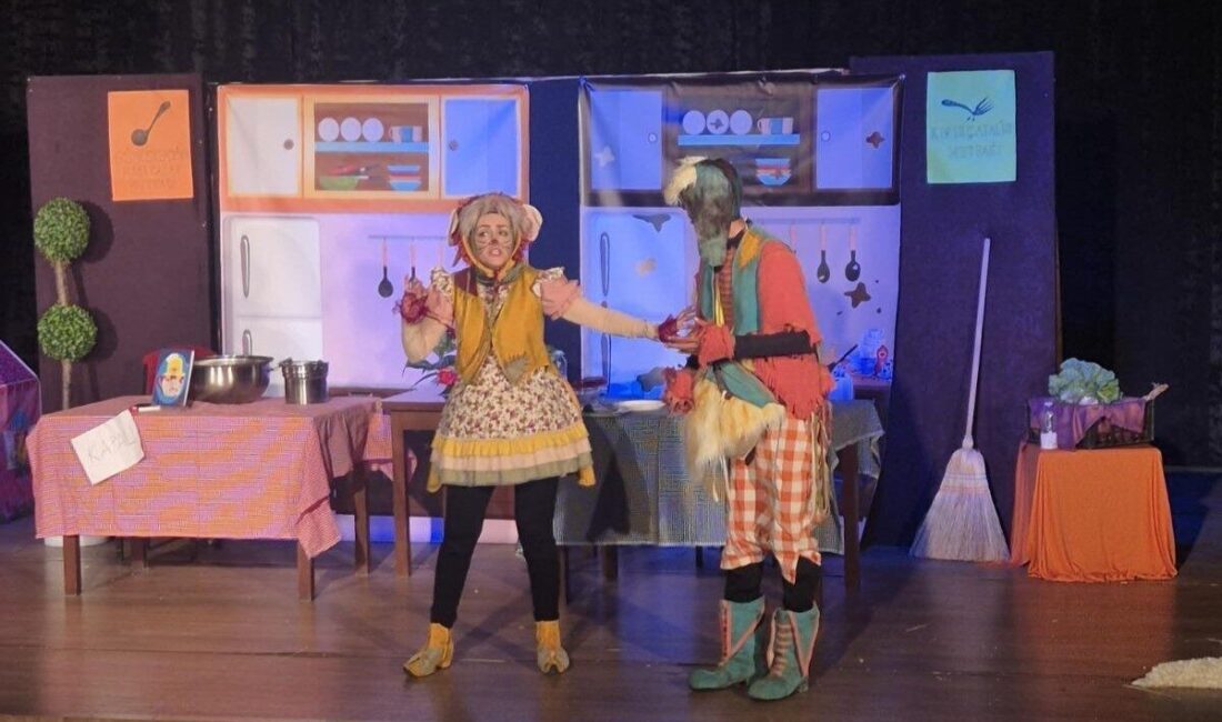 ‘’Harikalar Mutfağı’’ adlı tiyatro oyunu Erzincan’da miniklerle buluştu. Erzincan İl