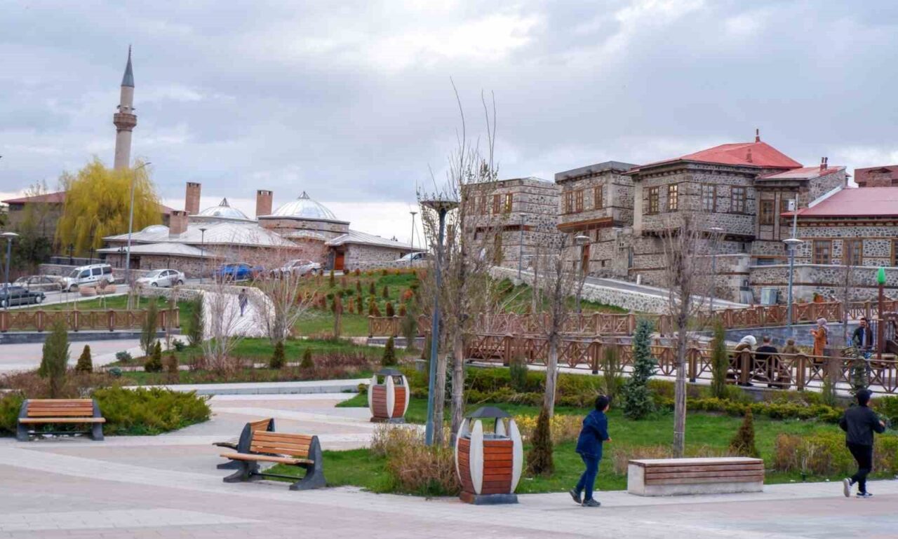 Meteoroloji 12. Bölge Müdürlüğü, bölge genelinde havanın parçalı bulutlu, Ardahan