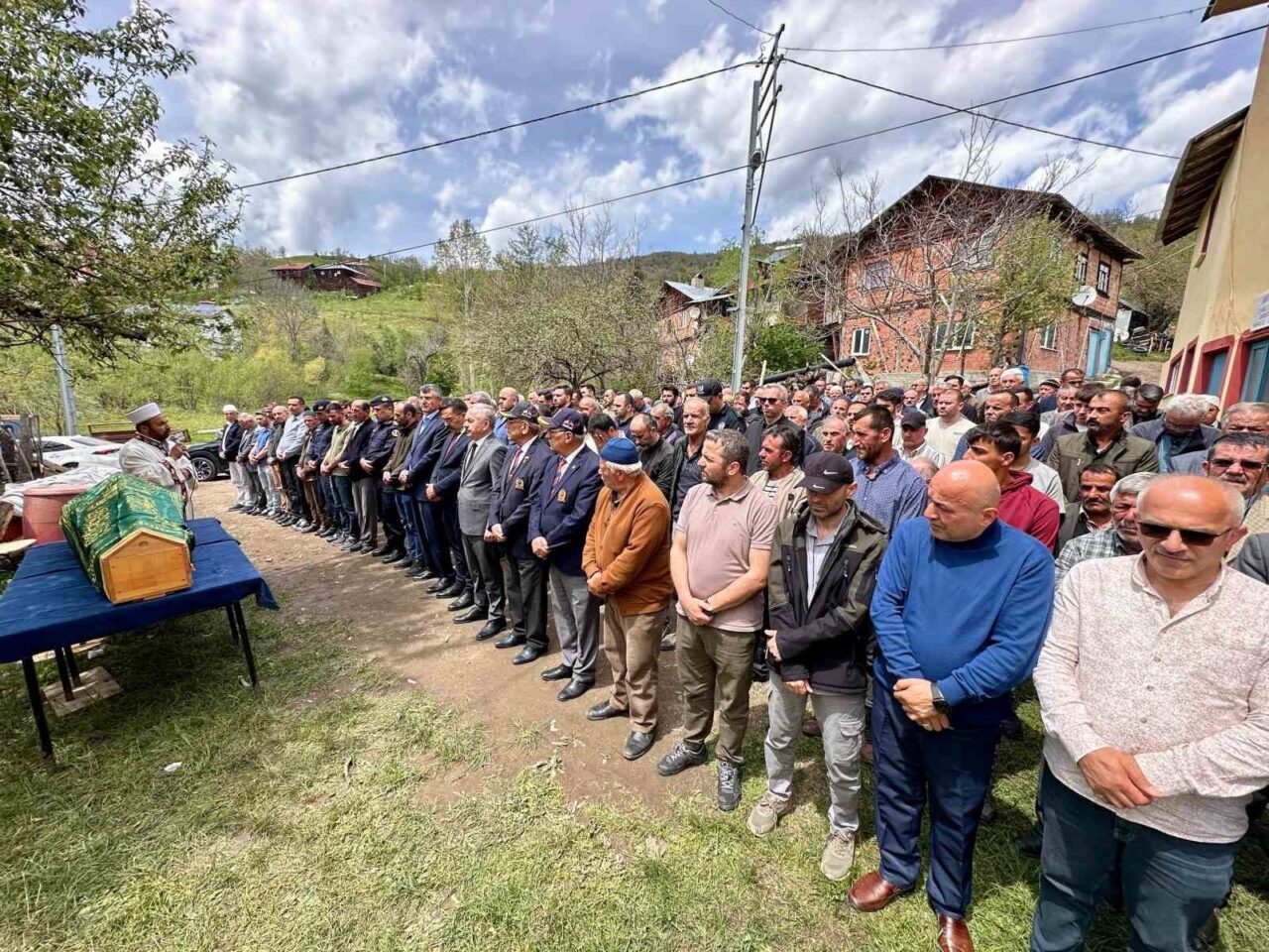 Kastamonu’nun Devrekani ilçesinde hayatını kaybeden Şehit Jandarma Er Birol Açıkgöz’ün
