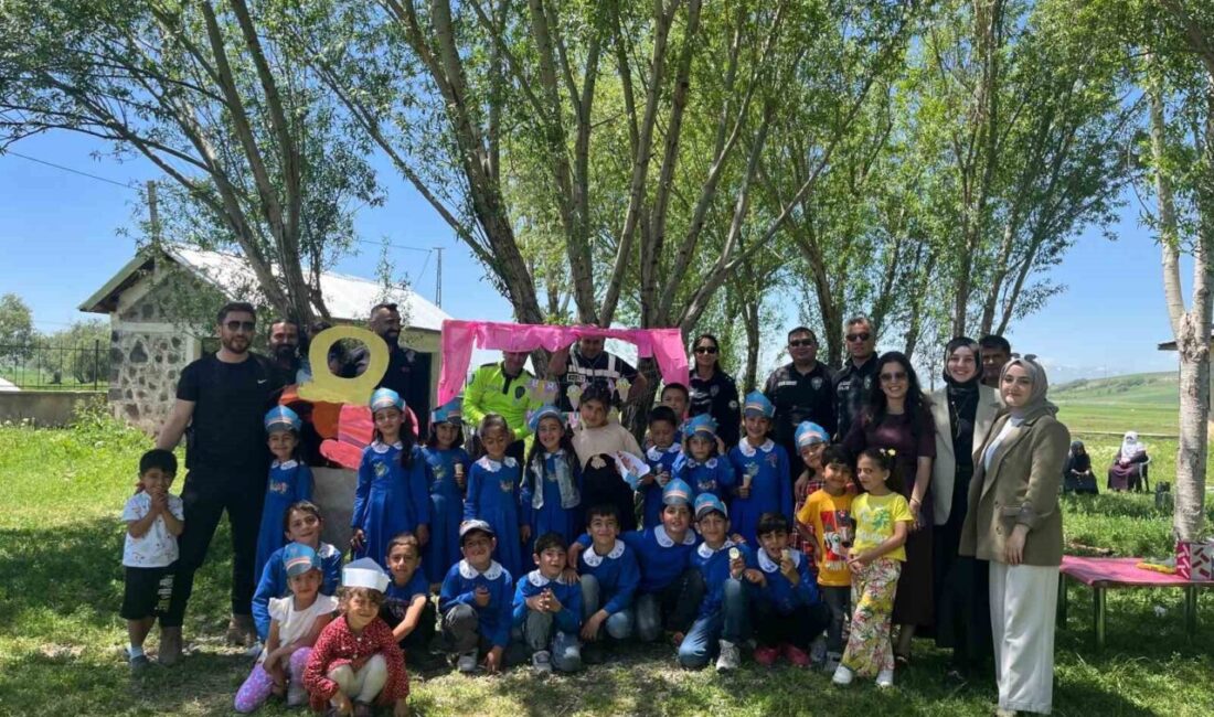 Erzurum’un Hınıs ilçesine bağlı Şahabettin İlkokulu öğretmenleri ve öğrencileri tarafından