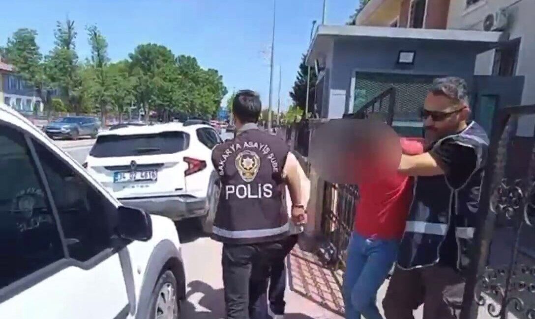 Sakarya’nın Adapazarı ilçesinde yaklaşık değeri 280 bin lira olan ziynet
