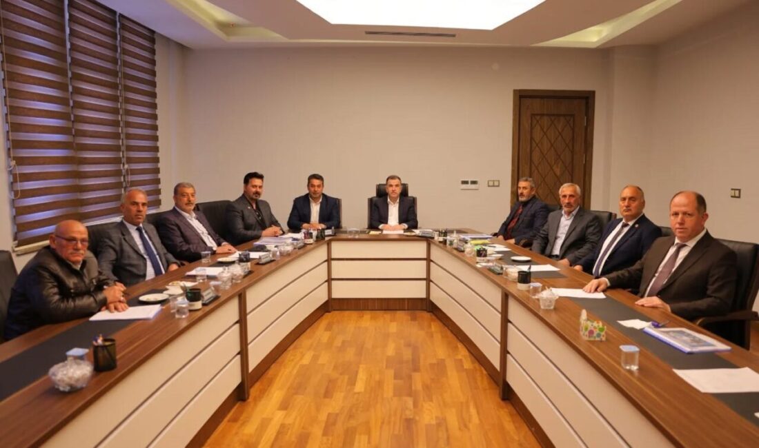 Bayburt Valisi Mustafa Eldivan, İl Özel İdaresi Toplantı Salonu’nda gerçekleştirilen