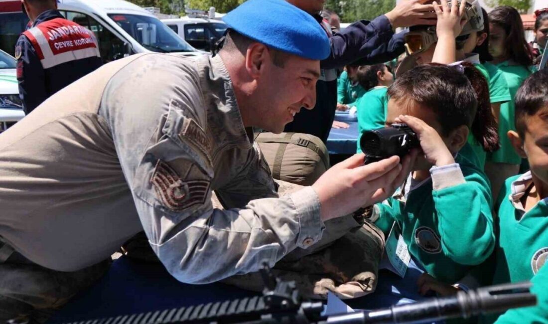 Erzurum İl Jandarma Komutanlığınca, tanıtım ve bilgilendirme faaliyetleri yanında özellikle