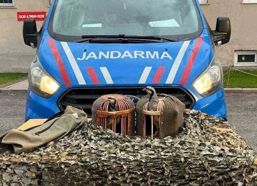 Erzurum İl Jandarma Komutanlığı kipleri yasa dışı avcılık yapanlara göz