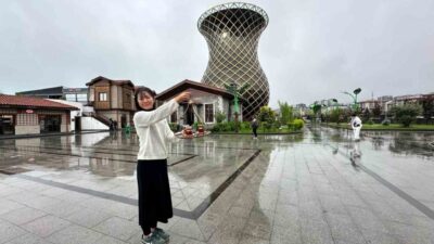 Japonya’da düzenlenen yarışmada ‘Türk Çayı demleme ustası’ seçilen Arita, Rize’de