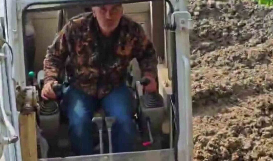 Sakarya’nın Akyazı ilçesinde kaçak kazı yapan şahıslara yönelik jandarma ekipleri