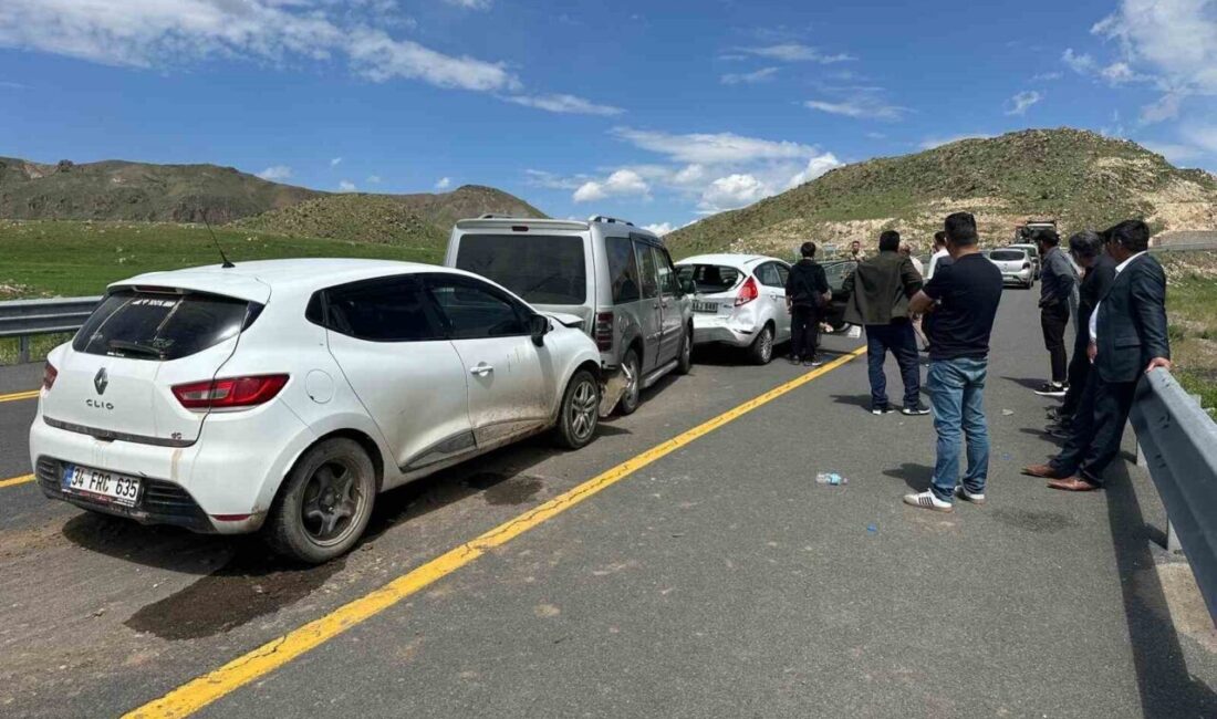 Kağızman’da cenaze konvoyunda meydana gelen ve 3 aracın karıştığı zincirlenme