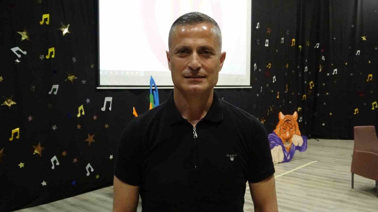 Beden eğitimi öğretmeni ve profesyonel kaleci antrenörü Yalçın İnan, tecrübeleri