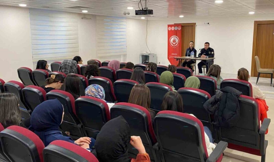 “Kariyer Günleri Projesi” kapsamında Erzincan’ın Refahiye ilçesinde 60 üniversite öğrencisi