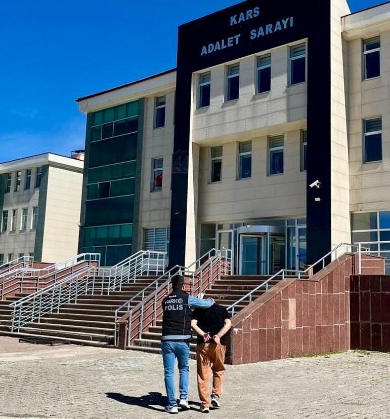 Kars’ta hakkında 2 ayrı suçtan kesinleşmiş 17 yıl hapis cezası