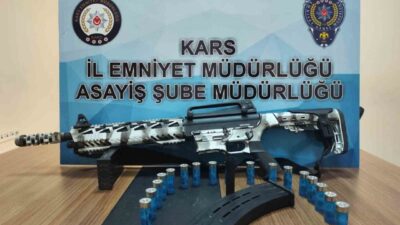 Kars’ta polis ekiplerince yapılan uygulamalarda çok sayıda silah ve mühimmat