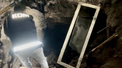 Kars’ta kaçak kazı yapan 6 kişi KOM ekiplerince suçüstü yakalandı.