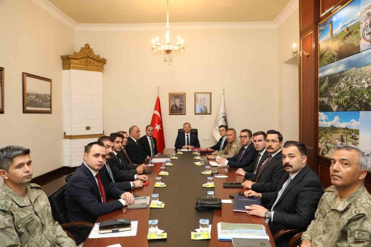 Kars’ta Vali Ziya Polat’ın başkanlığında “İl Güvenlik ve Asayiş Koordinasyon