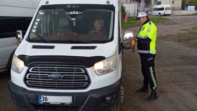 Kars genelinde öğrenci güvenliğini artırmak amacıyla okul servis araçlarına yönelik