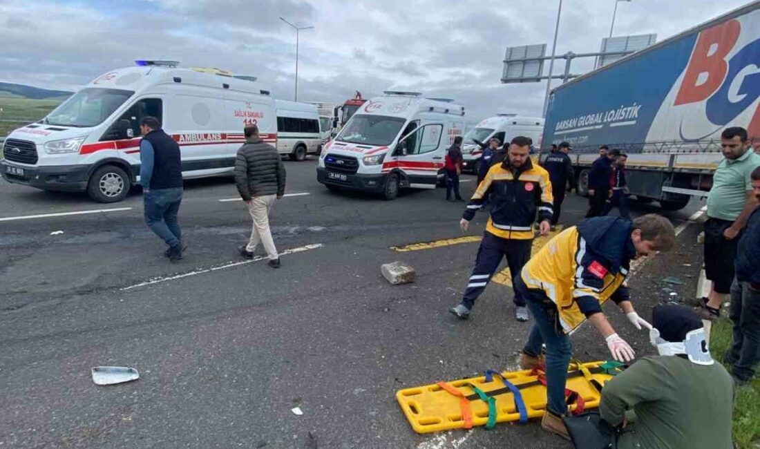 Kars’ta tır ile otomobil çarpıştı, feci kazada 2’si ağır 4