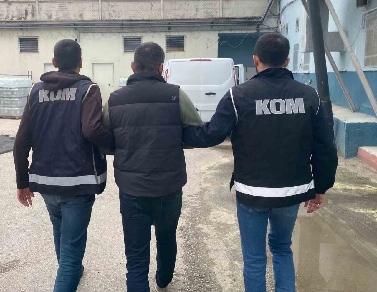 Kastamonu’da 6 yıl kesinleşmiş hapis cezasıyla aranan şahıs polis ekiplerince