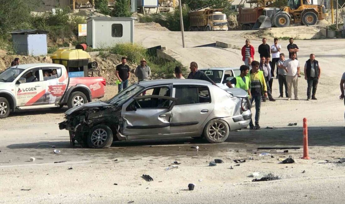 Kastamonu’nun Taşköprü ilçesinde kavşakta iki otomobil çarpıştığı kazada 2 kişi