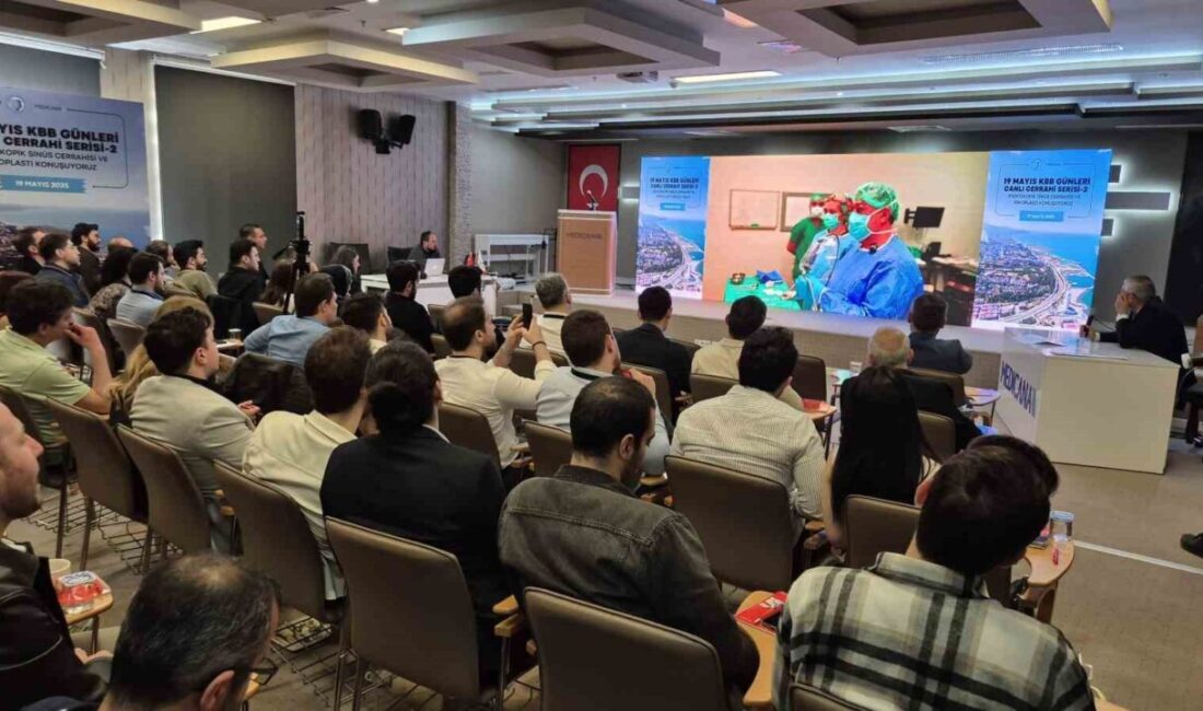 Samsun’da Türkiye’nin birçok ilinden hekimlerin katıldığı “19 Mayıs Kulak Burun