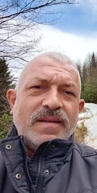 Giresun’un Bulancak ilçesinde kestiği ağacın altında kalan kişi hayatını kaybetti.