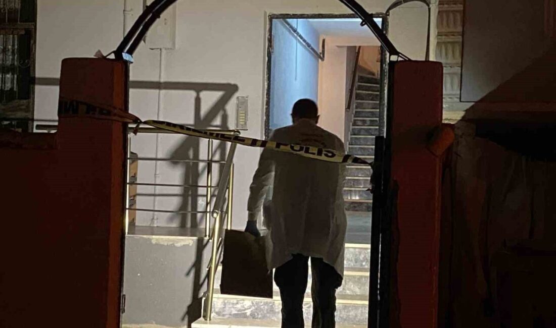 Kocaeli’nin Körfez ilçesinde bir kişi, evinde silahla vurulmuş halde ağır