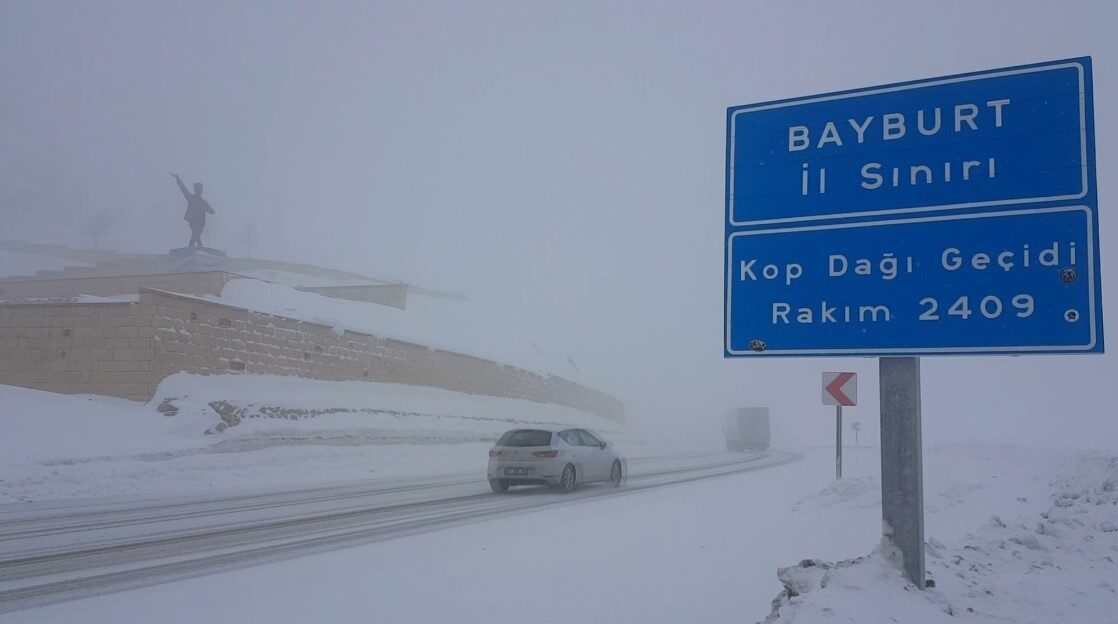 Yaz aylarına sayılı günler kala mayıs ayının 13’ünde Bayburt-Erzurum kara