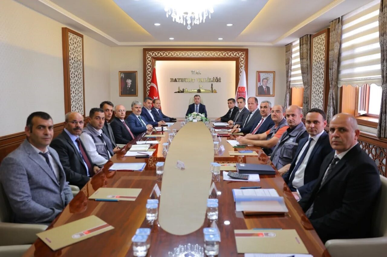 Köylerin Altyapısını Destekleme Projesi(KÖYDES) İl Tahsisat Komisyonu Toplantısı, Bayburt Valisi