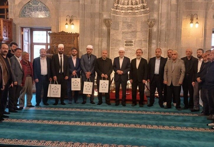 Erzurum’da din görevlileri Kur’an-ı Kerim’i güzel okumak için yarıştı. Erzurum