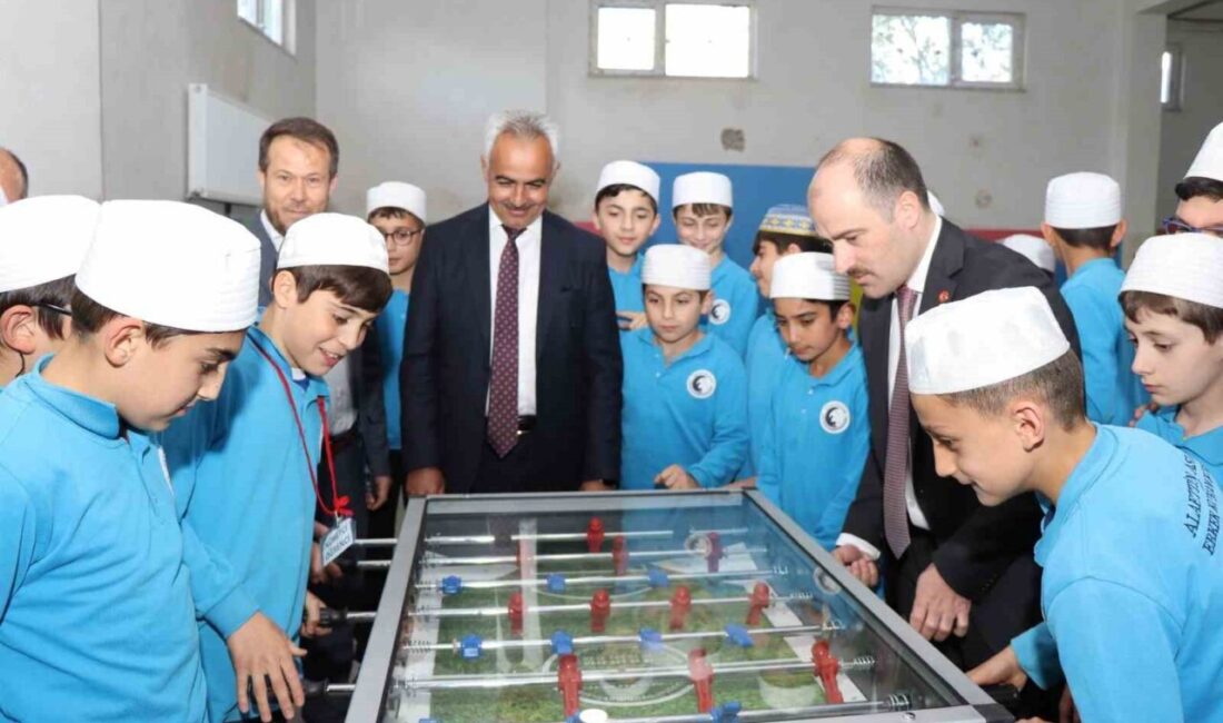 Erzurum’un Oltu ilçesinde Belediye Başkanı Adem Çelebi, Oltu Müftülüğü Alaettin