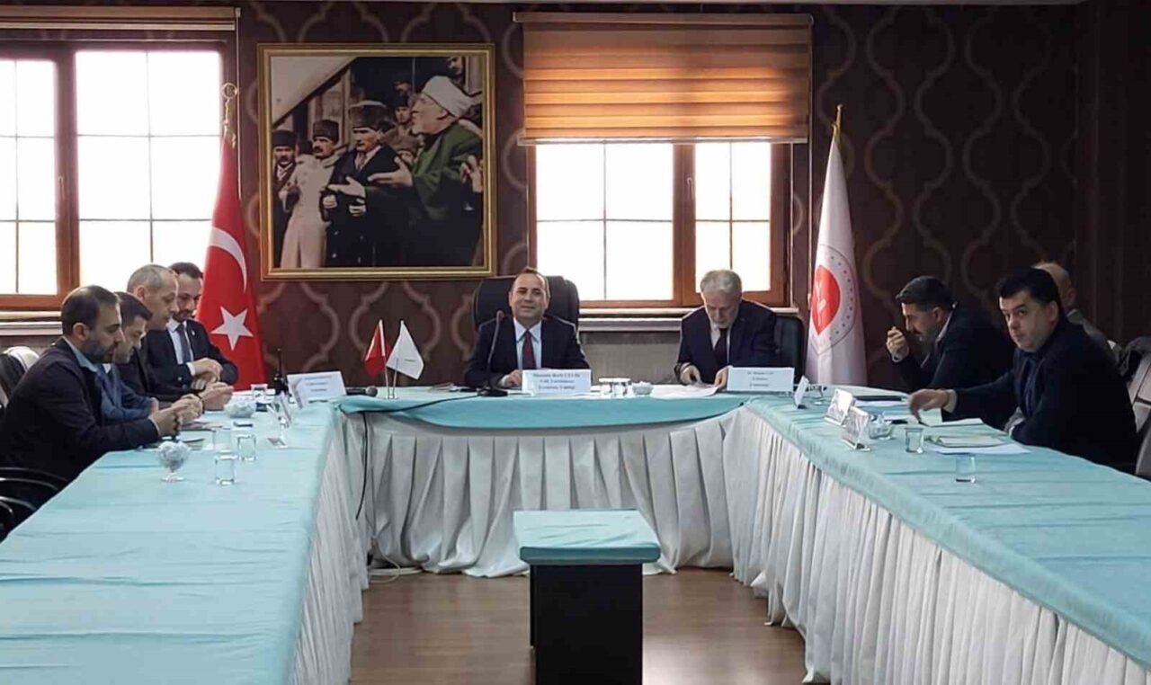 Erzurum’da 2025 Yılı İl Kurban Hizmetleri Komisyon toplantısı yapıldı. Erzurum