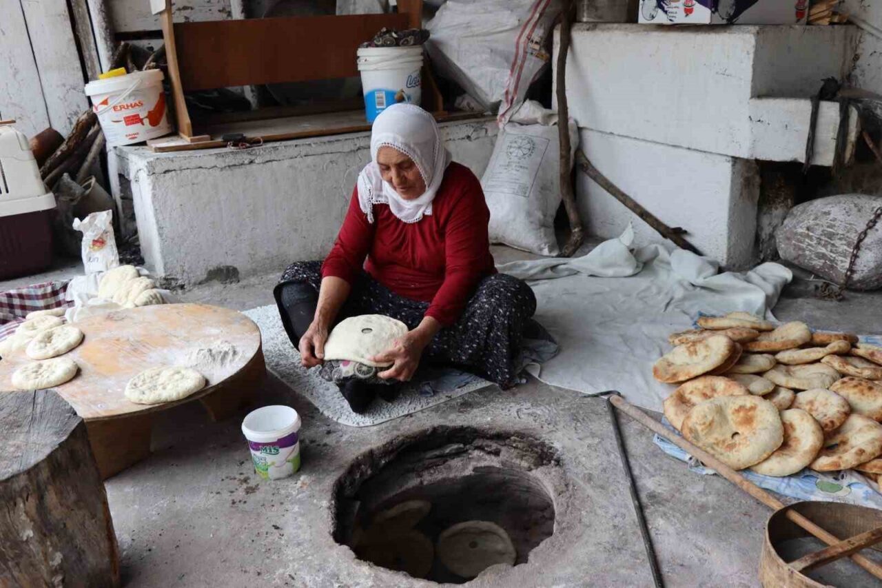 Erzurum’un Olur ilçesi Ormanağzı köyünde yüzyıllardan beridir devam eden tandırda