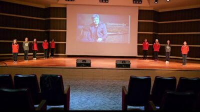 Atatürk Üniversitesi Vakıf Okulları’nda eğitim gören 9 öğrenci, müzik öğretmenleriyle