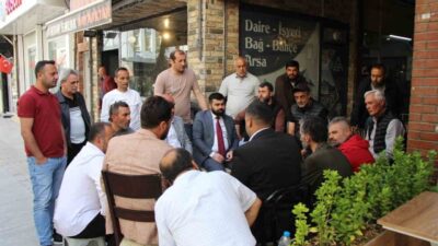 CHP’li Merzifon Belediyesi’ne bağlı zabıta ekibi, bir çay ocağı önünde