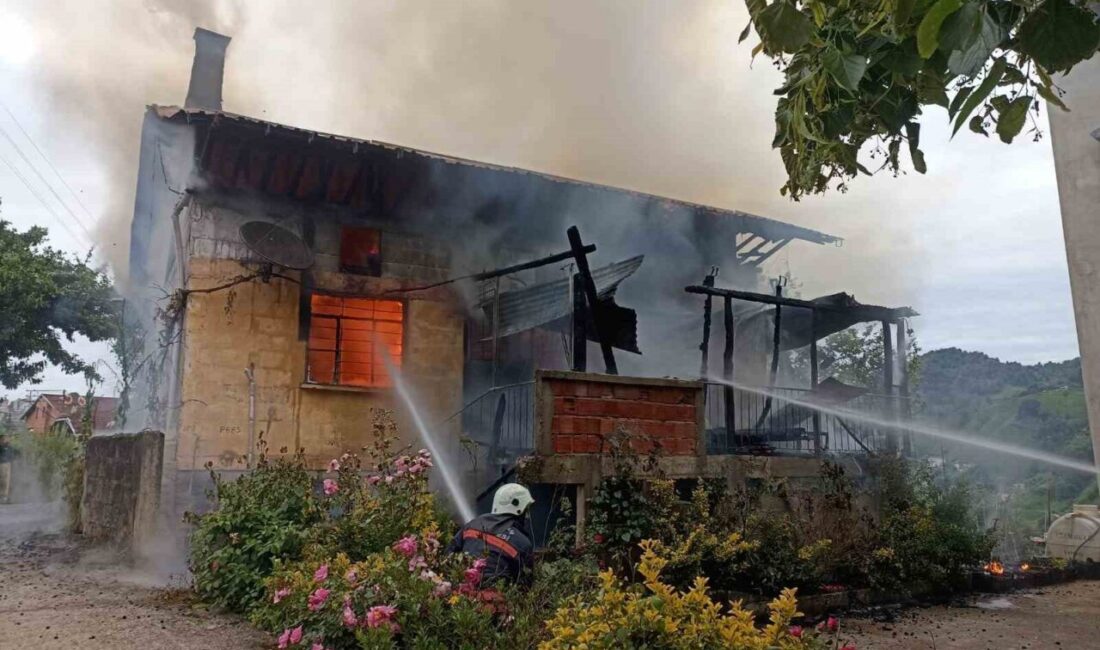 Trabzon’un Of ilçesinde sabaha karşı bir evde çıkan yangın az