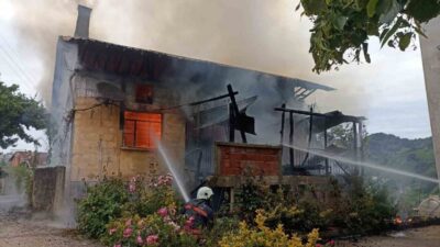 Trabzon’un Of ilçesinde sabaha karşı bir evde çıkan yangın az