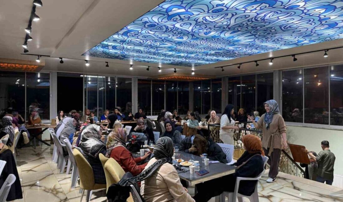 Erzurum’un Oltu ilçesinde AK Parti Kadın Kolları, anneleri buluşturan bir