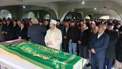 Ordu’nun Çaybaşı ilçesinde Anneler Günü’nde evinin yakınındaki ağaçta asılı halde