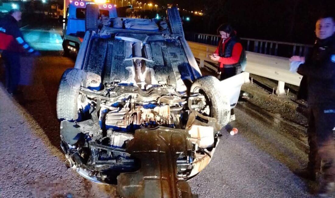 Zonguldak’ın Alaplı ilçesinde bir otomobil takla attı. Sürücü kazadan yara