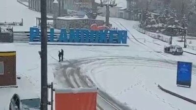 Erzurum’daki Palandöken Kayak Merkezi, dün gece yarısından itibaren etkili olan