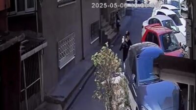 Kocaeli’nin Darıca ilçesinde park halindeki bir araca kimliği belirsiz bir
