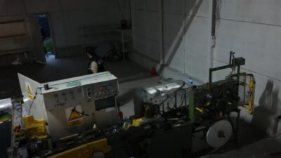 Sakarya’nın Arifiye ilçesinde polis ekiplerince bir fabrikaya yapılan operasyonda 8