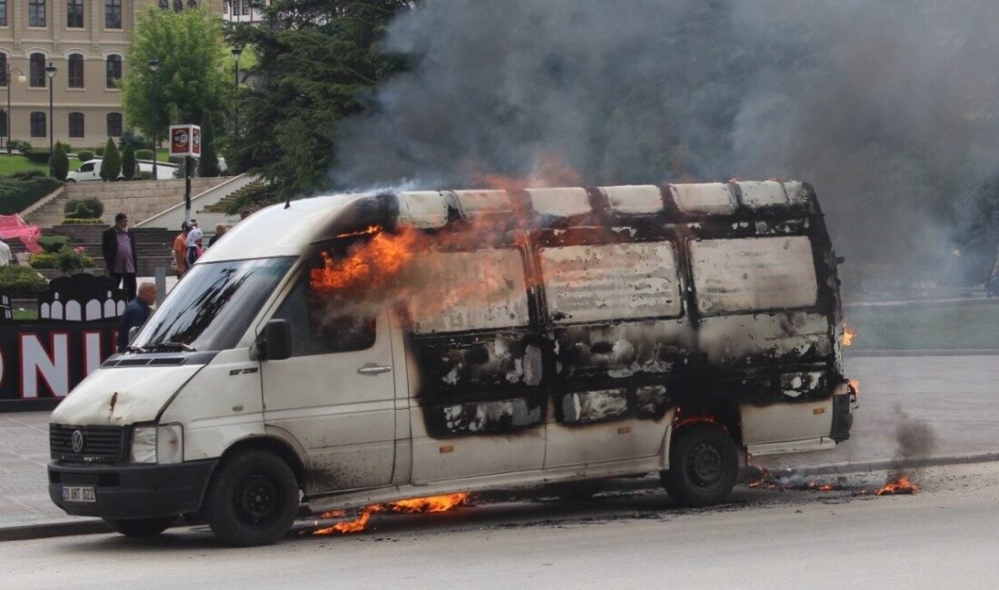 Kastamonu’da bir sürücü, polis ekibinin işlem yapmak istediği haciz yakalamalı