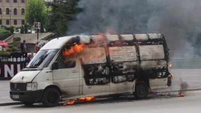 Kastamonu’da bir sürücü, polis ekibinin işlem yapmak istediği haciz yakalamalı